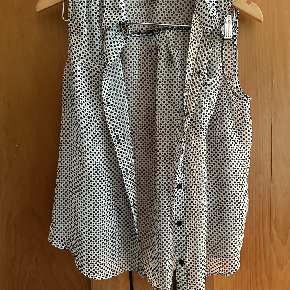 AB Studio Black and White Sleeveless Blouse